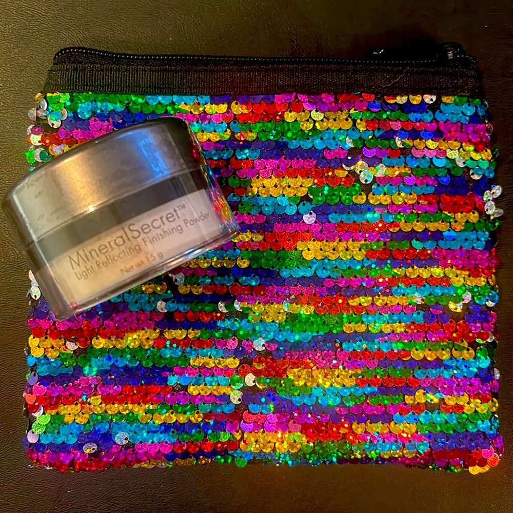 NEW Sorme Mineral Secret Light Reflecting Finishing Powder Tan & cosmetics bag